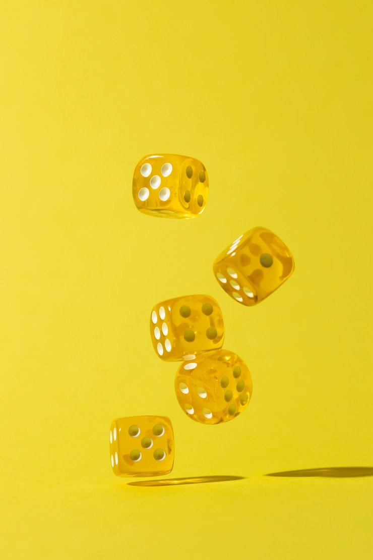 Antarmuka Bermain Gratis di aplikasi dalang toto menampilkan pemilihan permainan live-dealer dan slot dengan saldo virtual